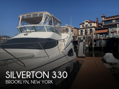 2002 Silverton 330 Sport bridge