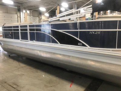 2018 Bennington 25 SPDX - Dinette Premium (25SPDXP)