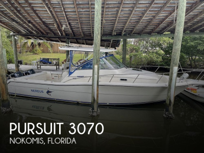 2000 Pursuit 3070 Offshore