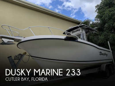 2005 Dusky 233 FAC