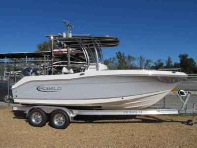 2021 Robalo Explorer