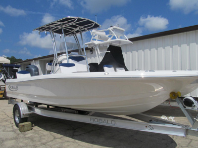 2021 Robalo Cayman
