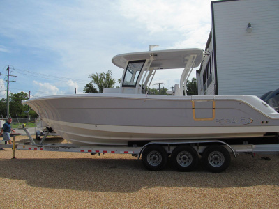 2021 Robalo Center Console