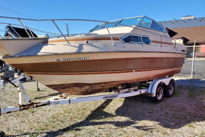 1985 Sun Runner 220 SB