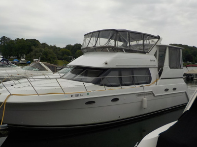 1999 Carver 406 Aft Cabin