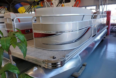 2021 Qwest LS 820 Lanai