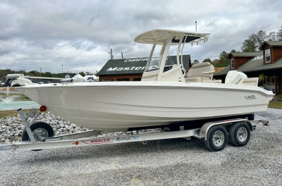 2023 Boston Whaler 220 Dauntless