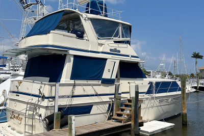 1986 Chris Craft Constellation 500