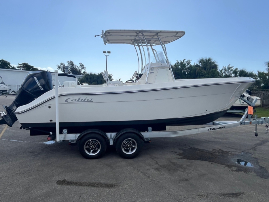 2022 Cobia 237 CC - For Sale at Merritt Island, FL 32952 - ID 207745