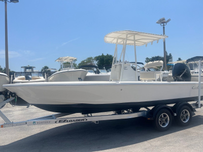 2022 Cobia 21 Bay