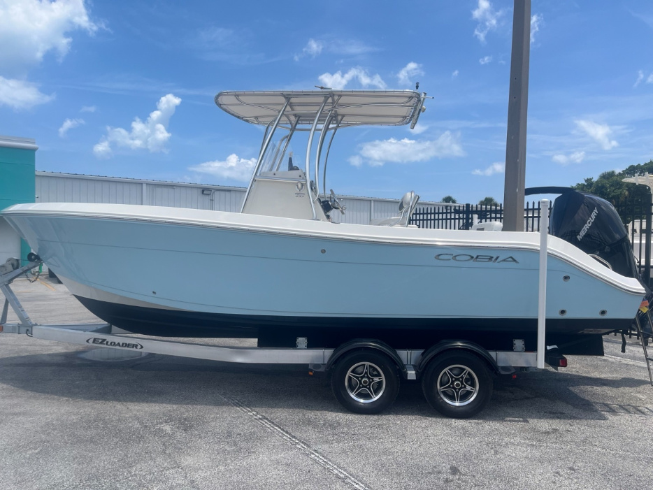 2022 Cobia 237 CC - For Sale at Merritt Island, FL 32952 - ID 207815