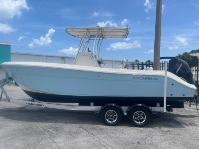 2022 Cobia 237 CC