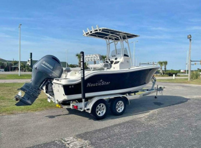 2022 Nautic Star 2102 Legacy