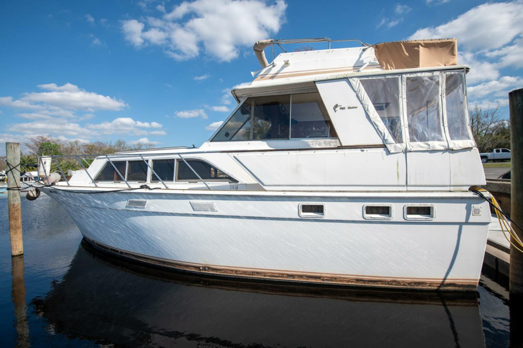 1983 Egg Harbor 40 - For Sale at Deland, FL 32720 - ID 207905