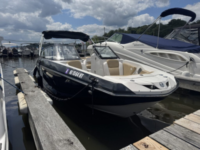 2015 Scarab 255 Platinum