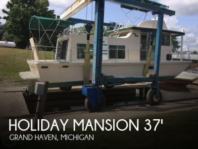 1981 Holiday Mansion Barracuda Aft Cabin 37