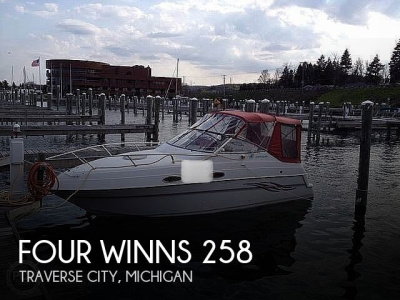 1999 Four Winns 258 Vista Pocket Cruiser