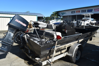 1990 Duracraft 18