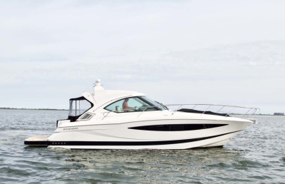 2015 Four Winns H440