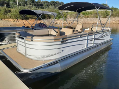 2019 Crestliner 240 Rally CW