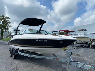 2015 Sea Ray 210 SLX