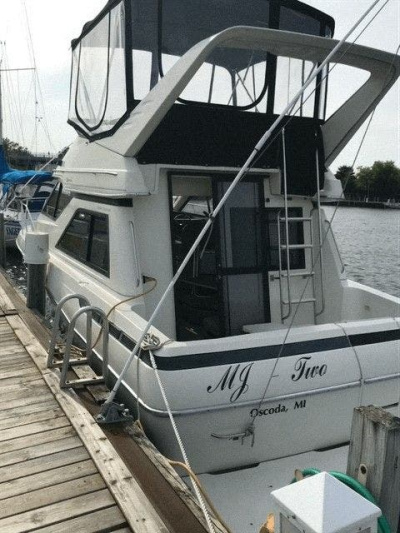 1996 Bayliner 3258