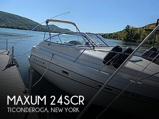 1998 Maxum 240 SCR